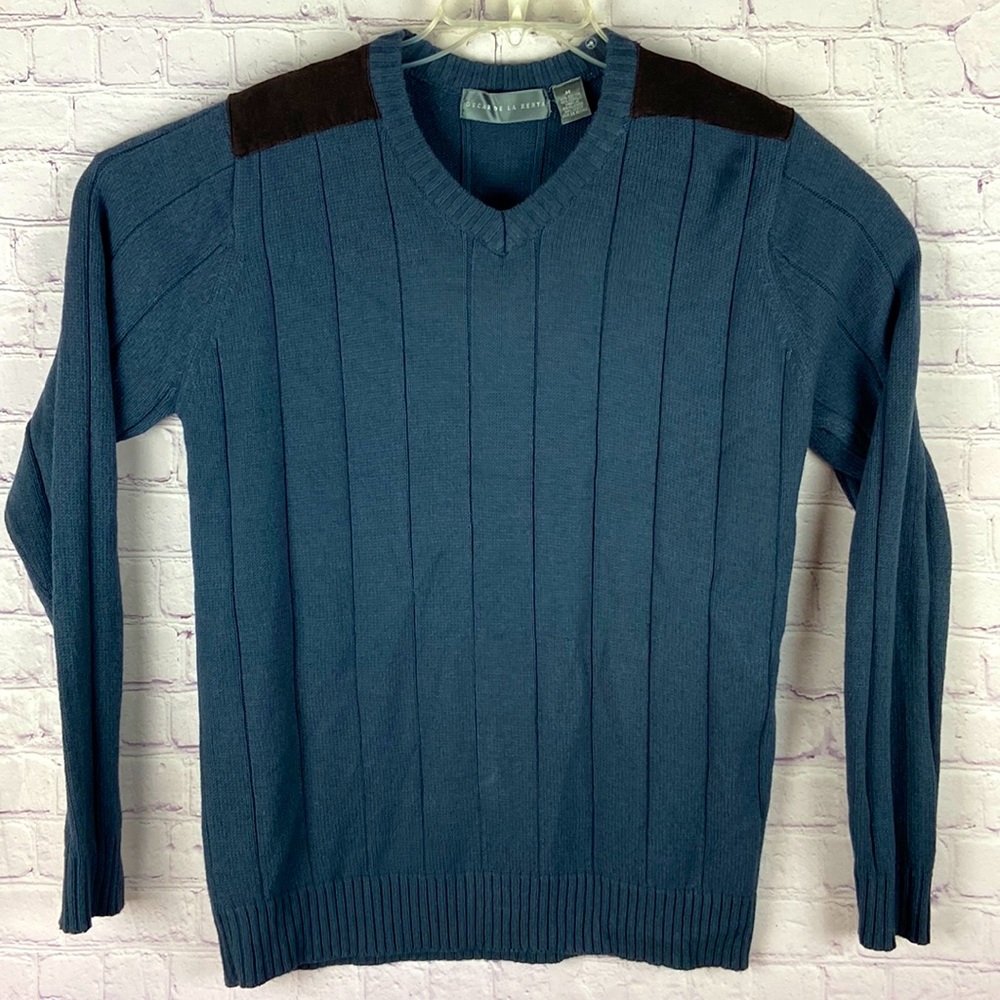 Oscar De la Renta Men's Blue V-neck Sweater. Suede Detail